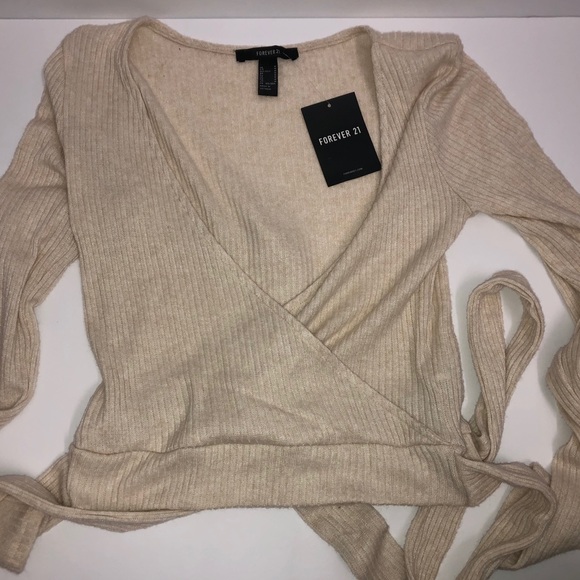 Forever 21 Tops - Forever 21 Crop Top